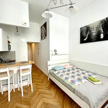 Centra And Simple To Reach Apartment Vienna Exterior photo